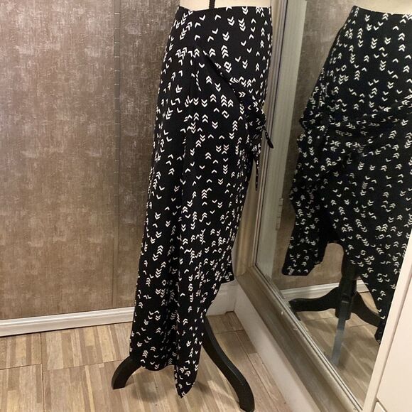 C/MEO Collective Black and White Asymmetrical Wrap Midi Skirt, S - Picture 4 of 8